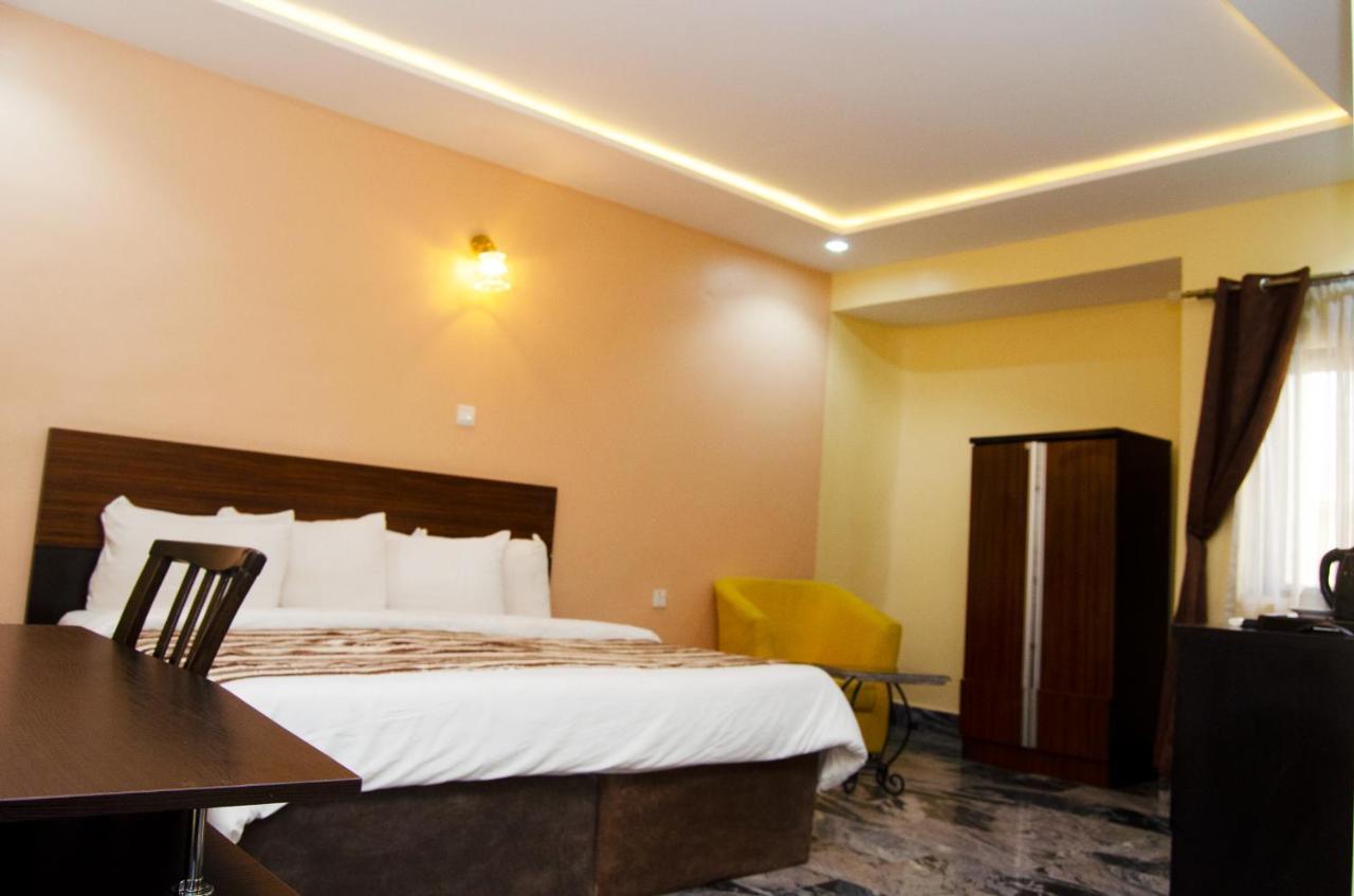 Residency Hotel Garki Area 11 Abuja Bagian luar foto