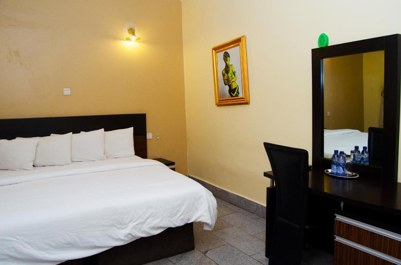 Residency Hotel Garki Area 11 Abuja Bagian luar foto